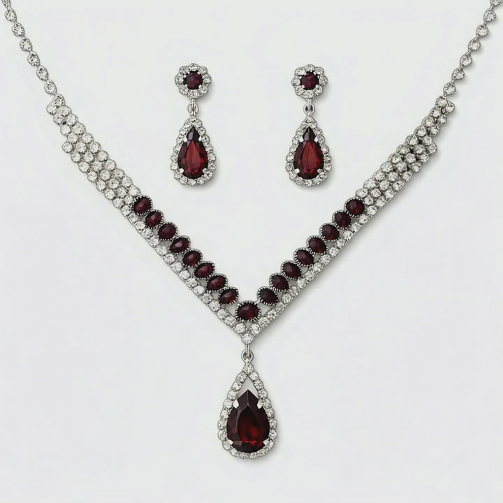 Rhodium plating highlights on necklace