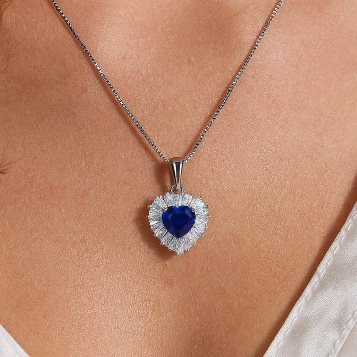 Pendant with light reflection showing brilliance of stones